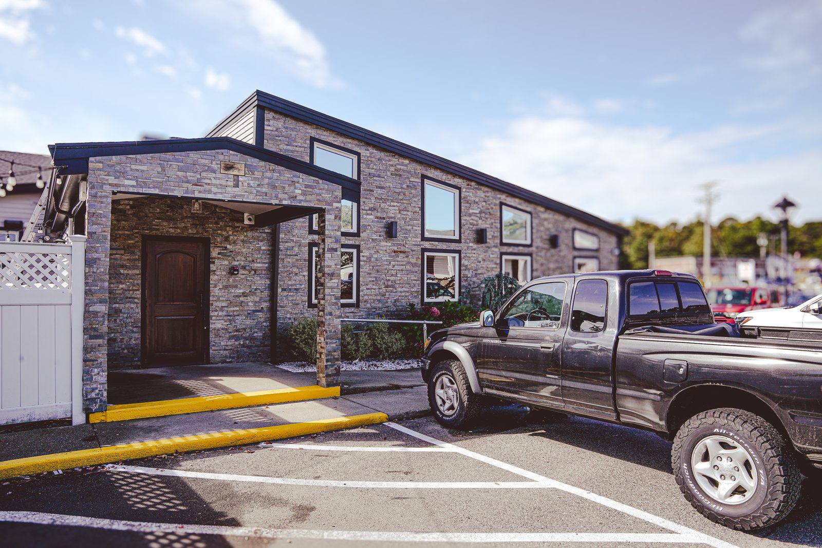 The back of the pub and the parking lot
